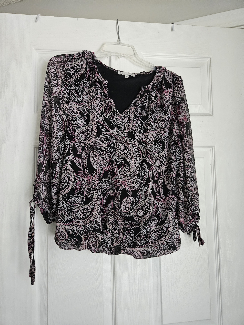 Black & Pink Paisley V-Neck Tie-Sleeve Blouse